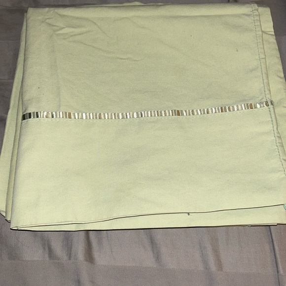 2-Vintage Matching King Pillowcases - Picture 1 of 4